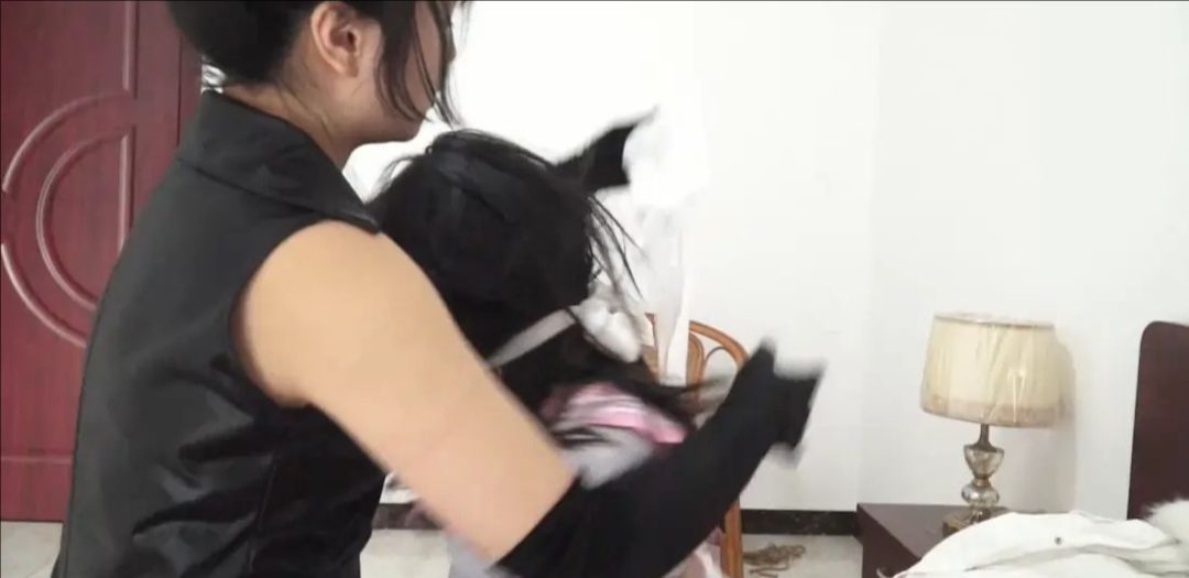[败者的羞辱 - 下] 女女、美腿、白丝、软妹服、堵嘴、调教、黑丝、OL制服、长筒靴-10