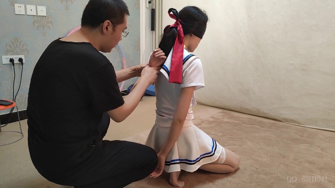 雅熙学生服 金属杆子的驷马-4