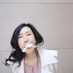 韩国网红堵嘴 发出呜呜声