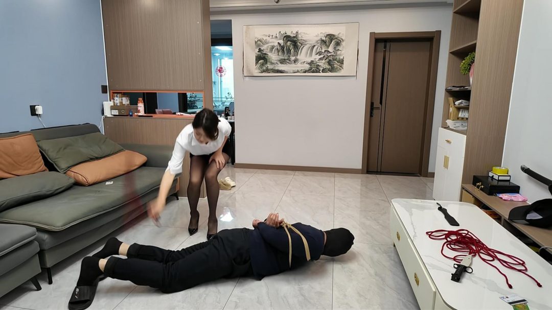 入室之晓琴斗歹徒-2