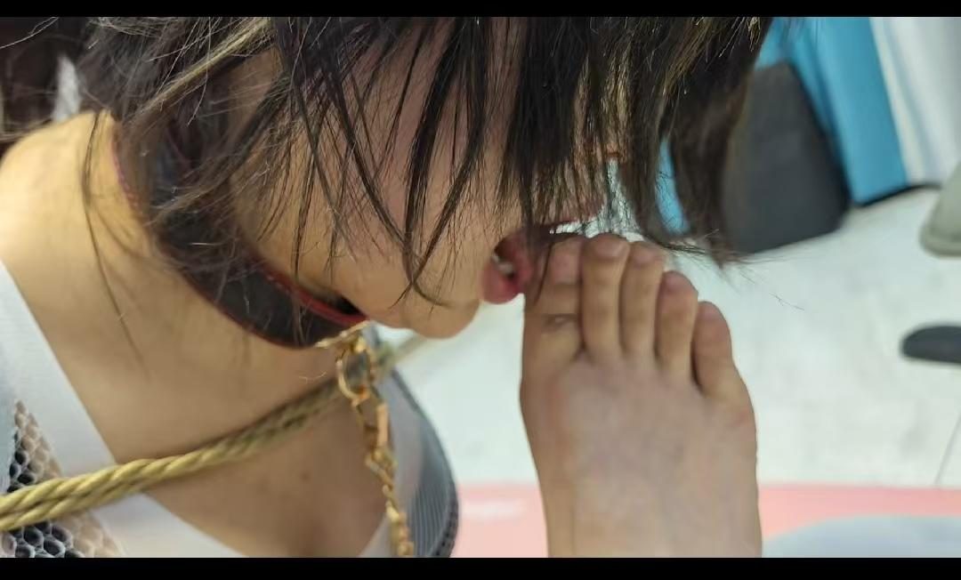 小文白丝调教-4