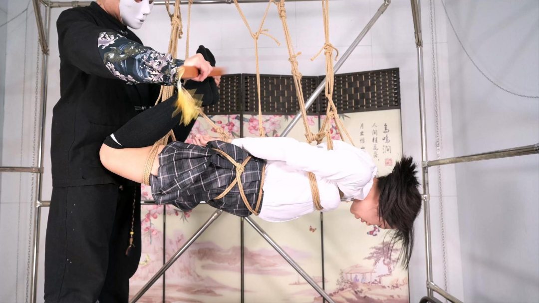 如何防止睡觉时滴落一脸口水--刑床、JK、悬吊、戒尺、TK、口球、鞭打-2