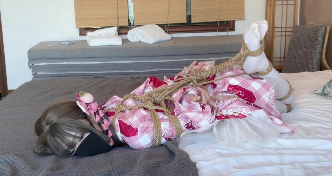 和服白丝少女的放置体验-1