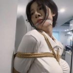 《劫》清纯伊一被歹徒尾随入室捆绑