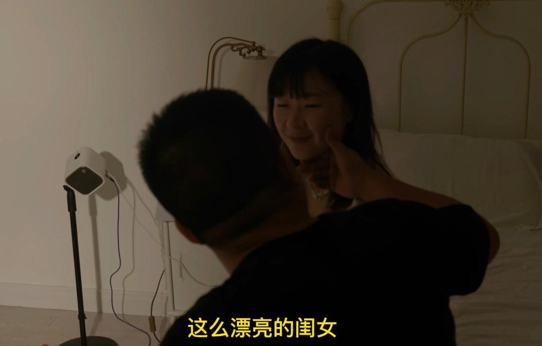 女孩欠债被债主讨要高利贷-4
