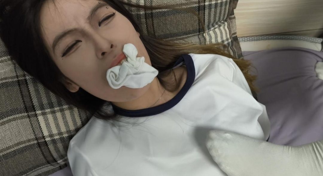 （微剧情）原味堵嘴 被迫闻脚袜 玩弄玉足 呻吟声勾人心魄-5