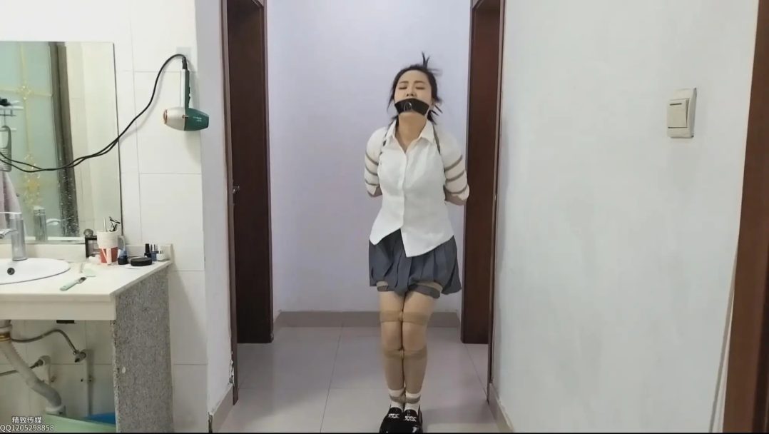 双人作,双女遭遇j匪捆绑紧缚原味丝袜堵嘴挣扎逃脱-8 双人作,双女遭遇j匪捆绑紧缚原味丝袜堵嘴挣扎逃脱-8