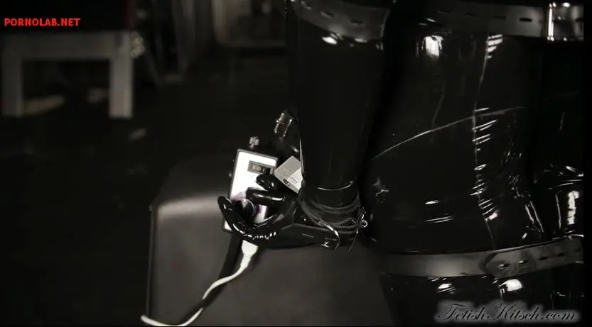 Strapping Ashley-5