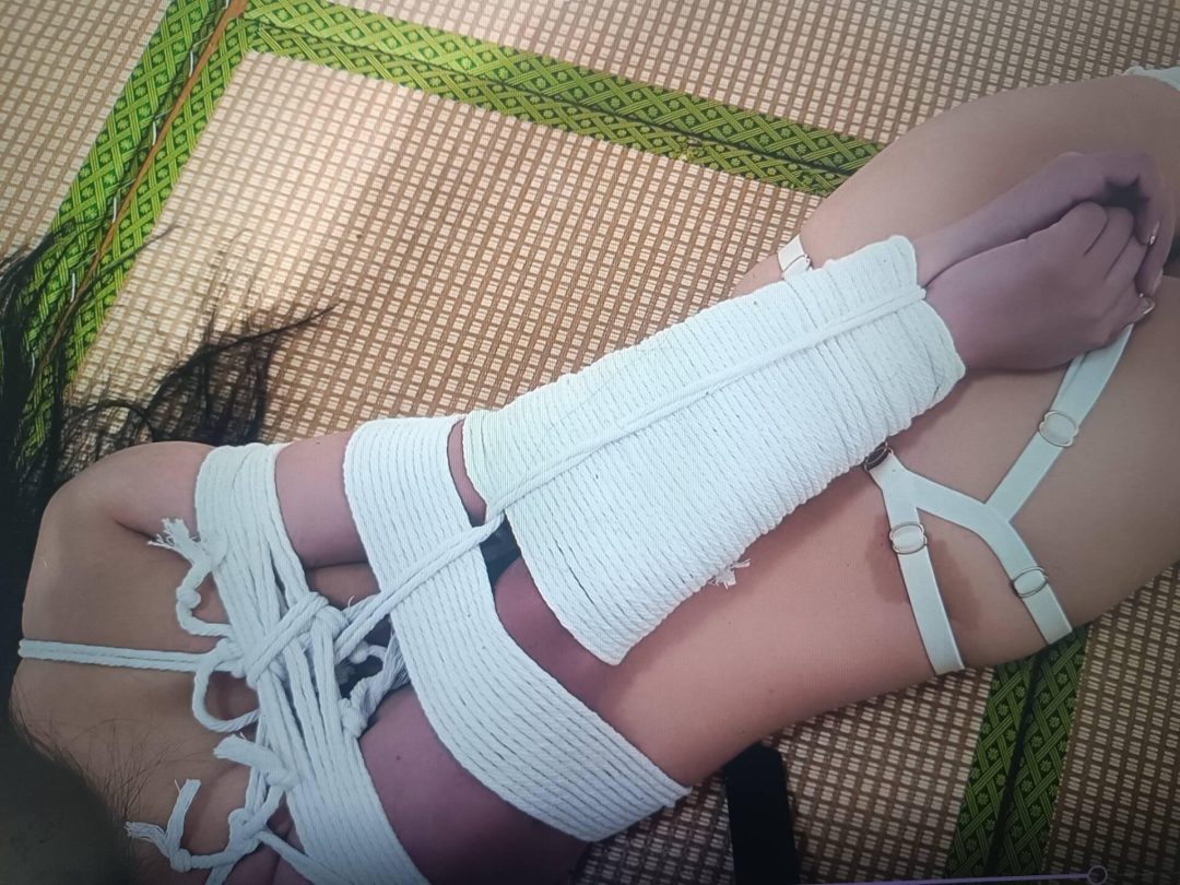 霜喵果体欧式电击调教-2