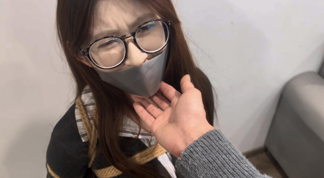 【沦陷】极品厚黑美学 cos春丽 五花 直臂 日式紧缚 m腿tk超怕痒 奈何m腿一点动不了-3