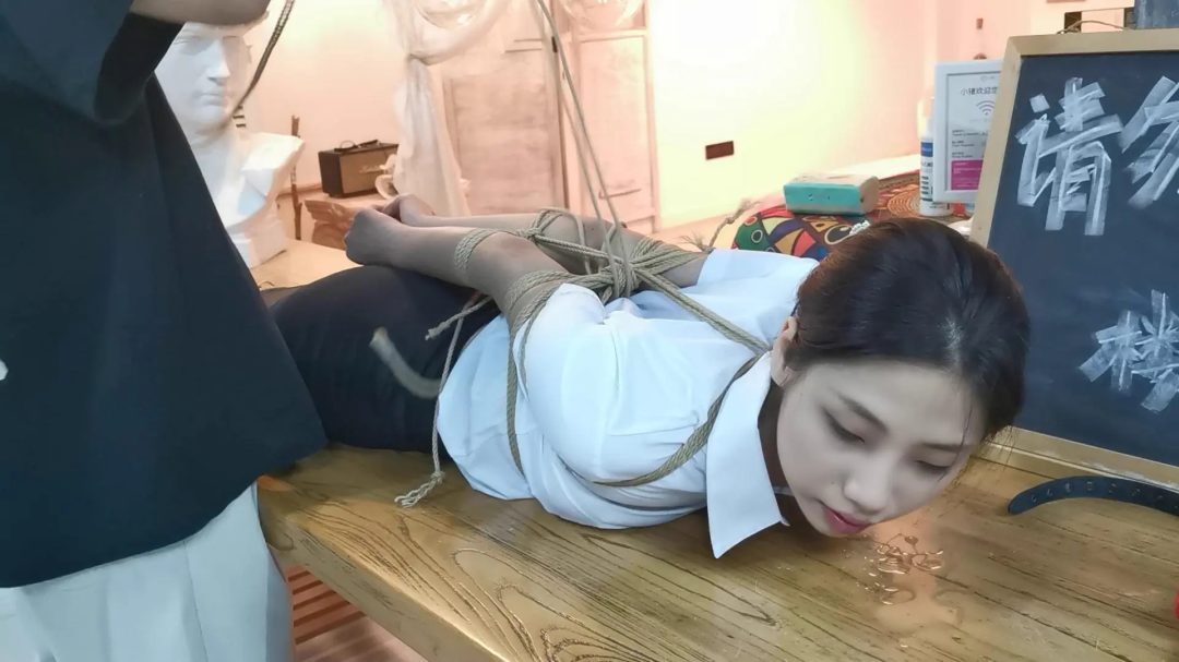奥特曼定拍：OL职业装小松直臂驷马放置挣脱-7