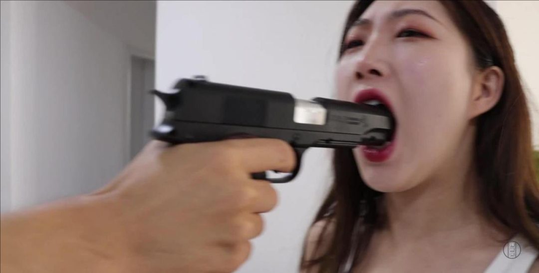 特殊的计划之男闺蜜的报复 美女安安当面叫男人男闺蜜不愿成为男朋友，背地叫人家臭屌丝，过分至极终会遭到报应-4