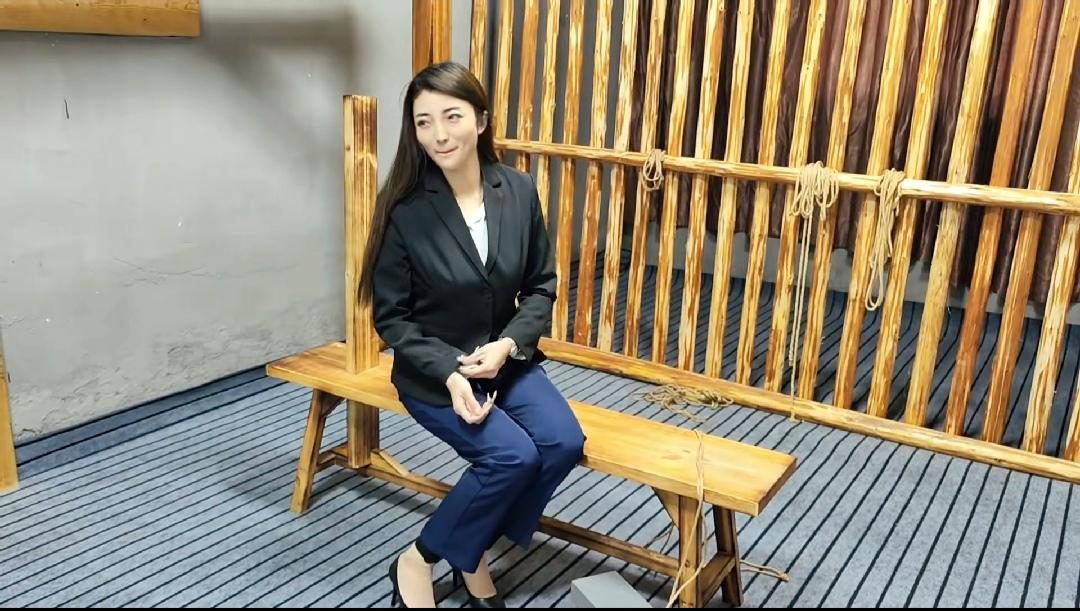 佳佳体验女烈上 老虎凳，十字架，X架-8