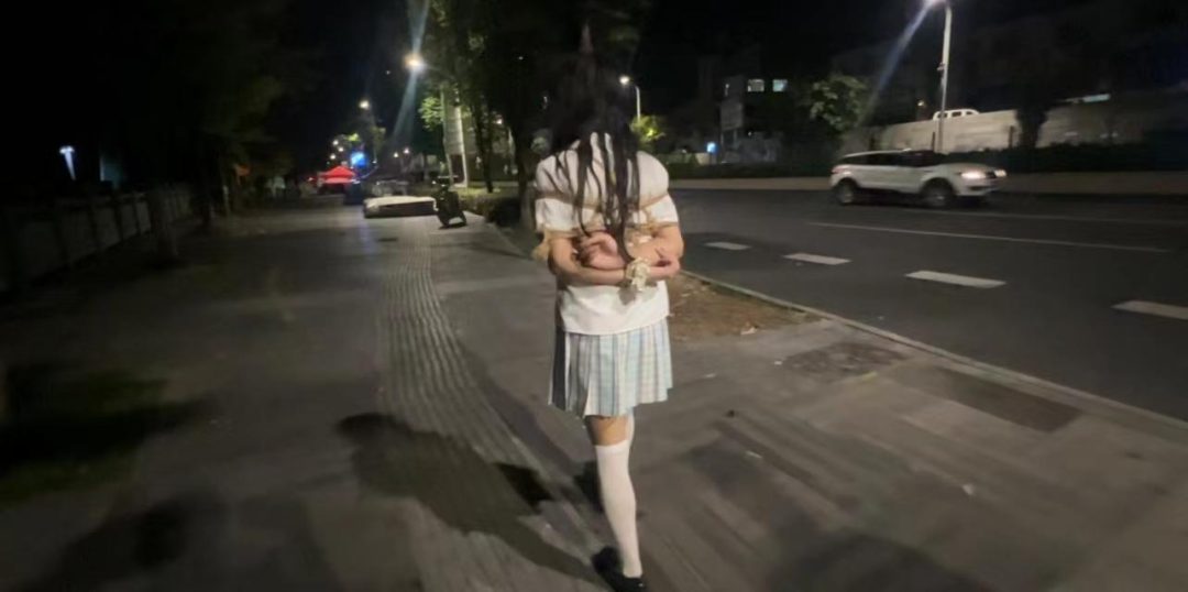户外捆绑第三弹（桃花公园jk白丝游行）-5