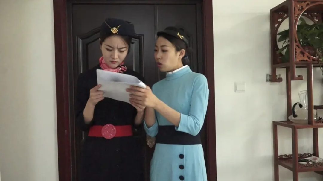 [空姐的战争 - 上] 女女、美腿、堵嘴、调教、空姐、黑丝-3