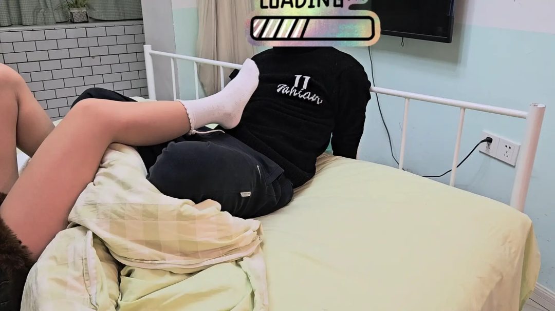 当你偷女神丝袜结果被抓到了（m向） 丝袜 手铐 都市 捆绑 镣铐 挣扎-1