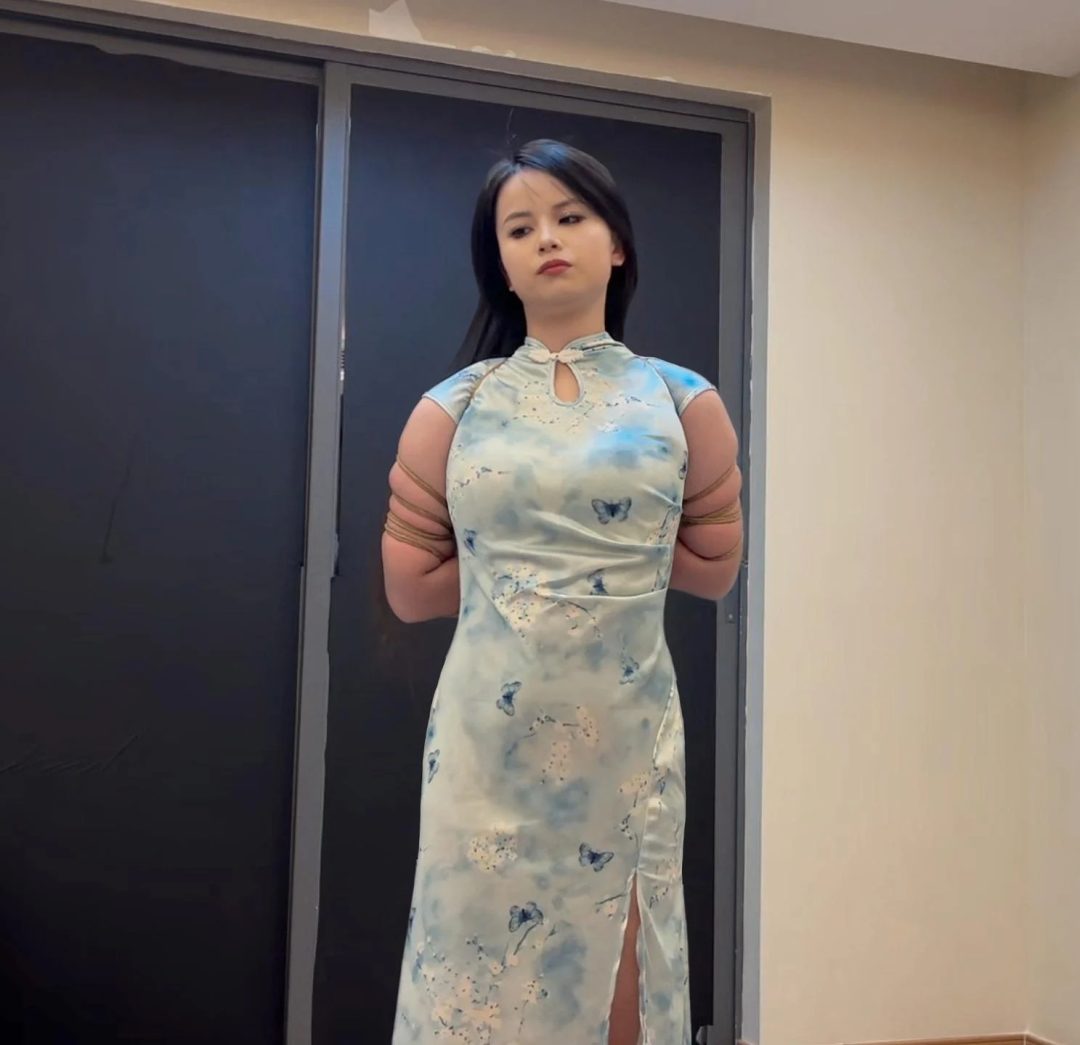 旗袍直臂五花轻松一刻玩一下-7