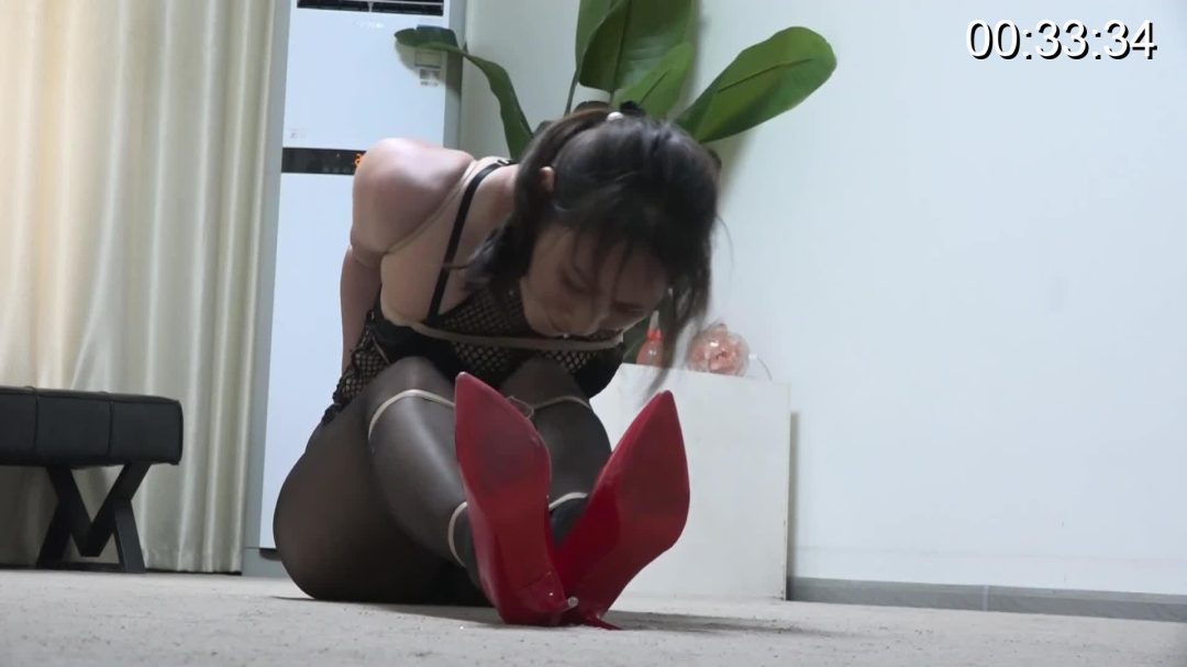 逍遥订制 殷娜被丝袜束缚的美女-3