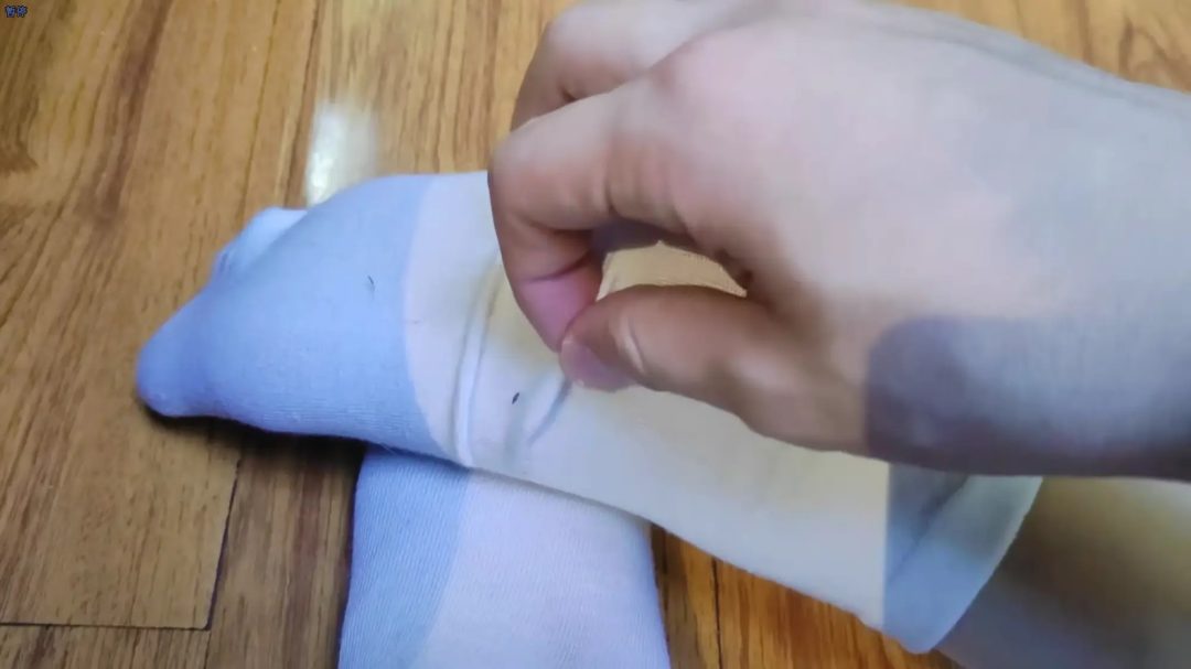 【墨色】思思jk帆布鞋白袜昏迷捆绑放置 大量白袜，脚底，帆布鞋特写-8