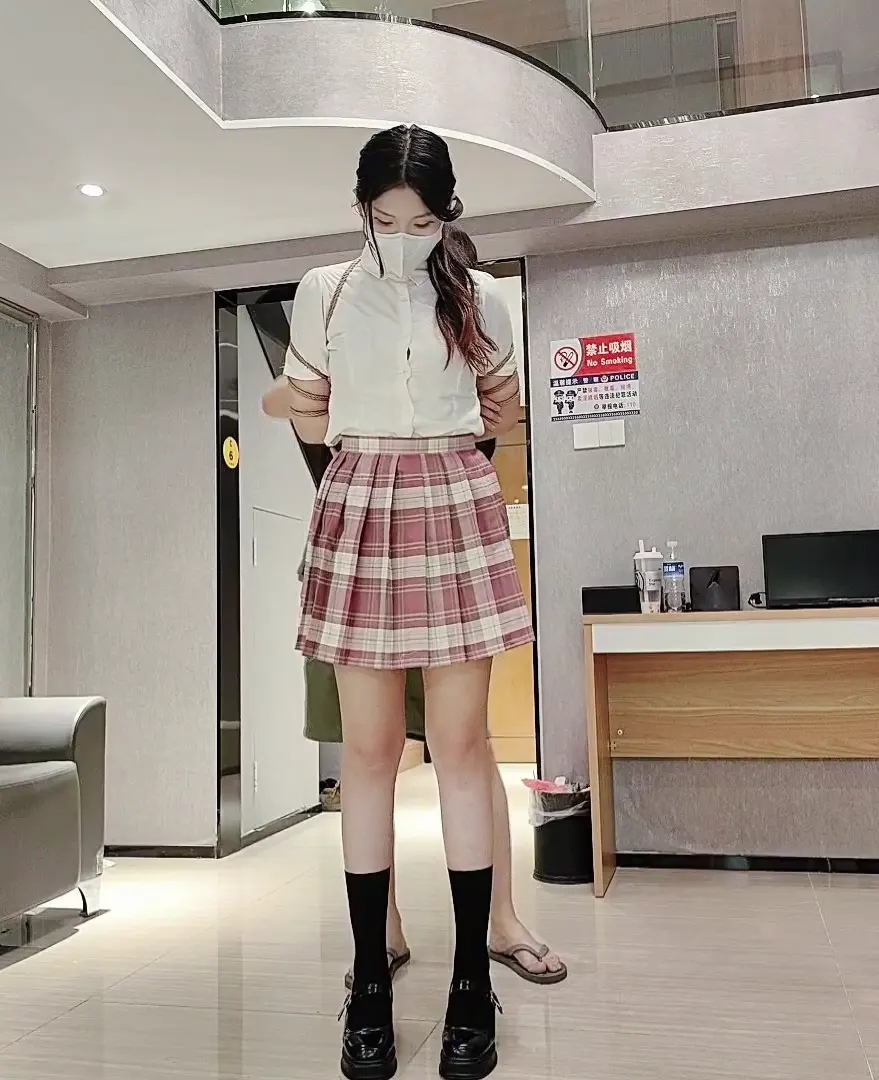 《被俘卧底的悲惨结局》紧缚RL+内衣跪绑-5