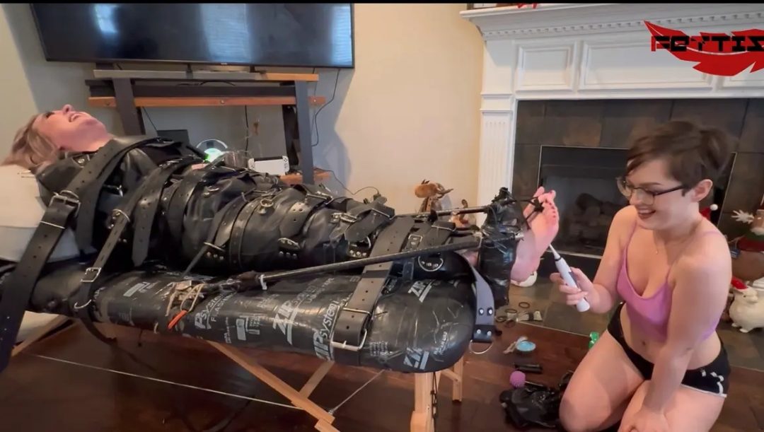 Fettish – The Tickle Table – Jade vs Trinity-1