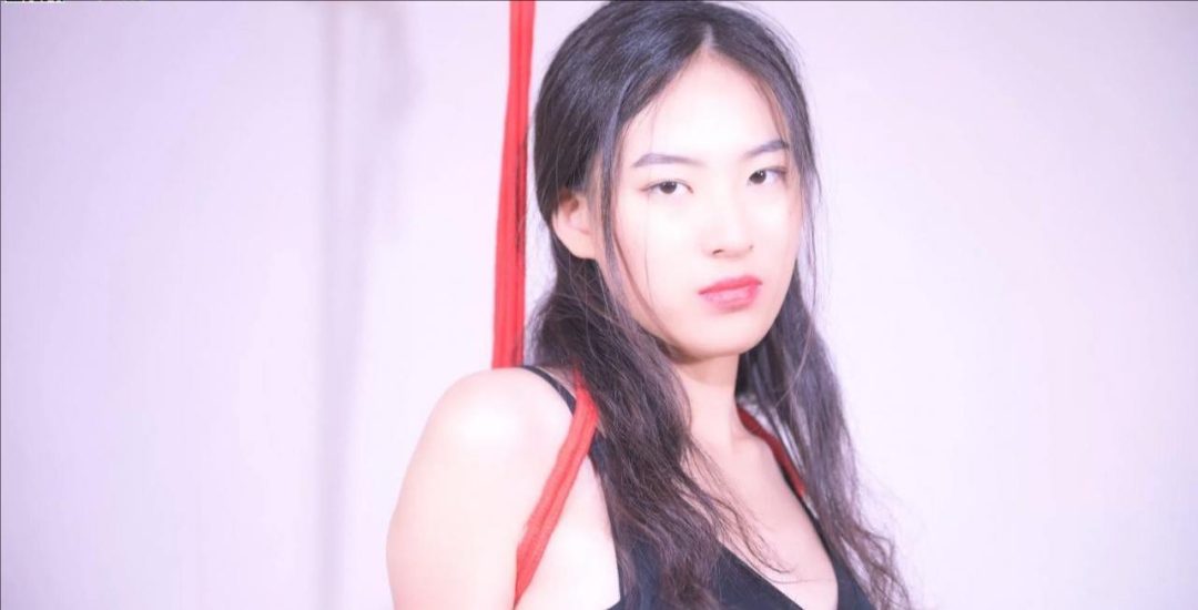 小凡内衣红绳直臂站缚和驷马缚--柔情挣扎-5