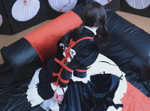 百变男娘至写真集的陷阱-3