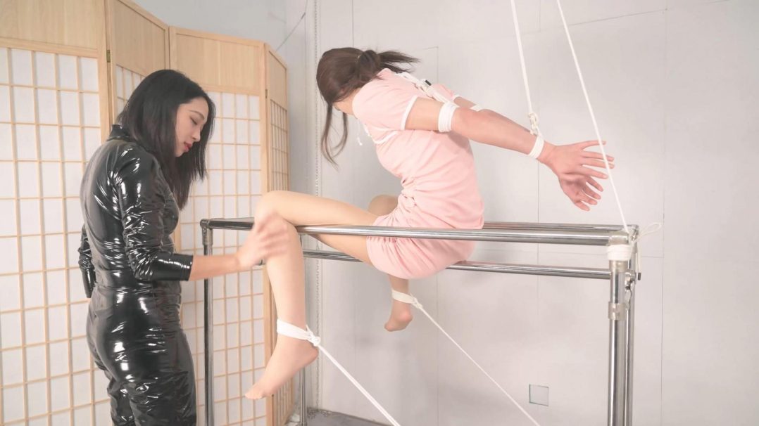 男女双S捆绑铁架分腿调教言妍--旗袍、肉丝、女王装、百合爱抚、刺轮、TK、坐单杠-3 男女双S捆绑铁架分腿调教言妍--旗袍、肉丝、女王装、百合爱抚、刺轮、TK、坐单杠-3