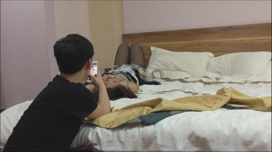 酒店玩弄捆绑女佣 嘿嘿-7