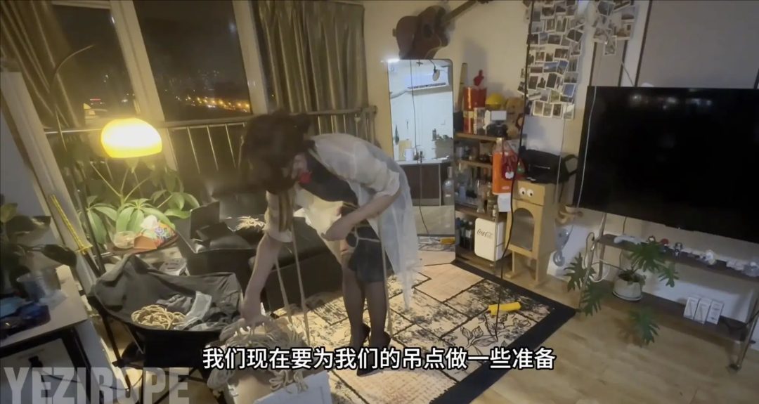 野子自缚系列｜旗袍黑丝高跟吊缚，三种吊缚姿势，负重30kg哑铃吊缚，疼痛难忍口水直流-1
