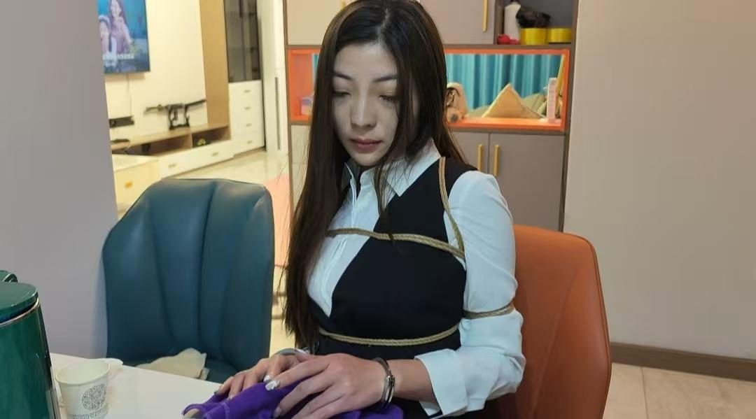 佳佳之银行职员-3