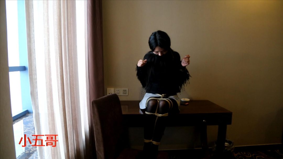 小妹捆绑第二部（黑丝塞嘴，胶带封嘴）-6
