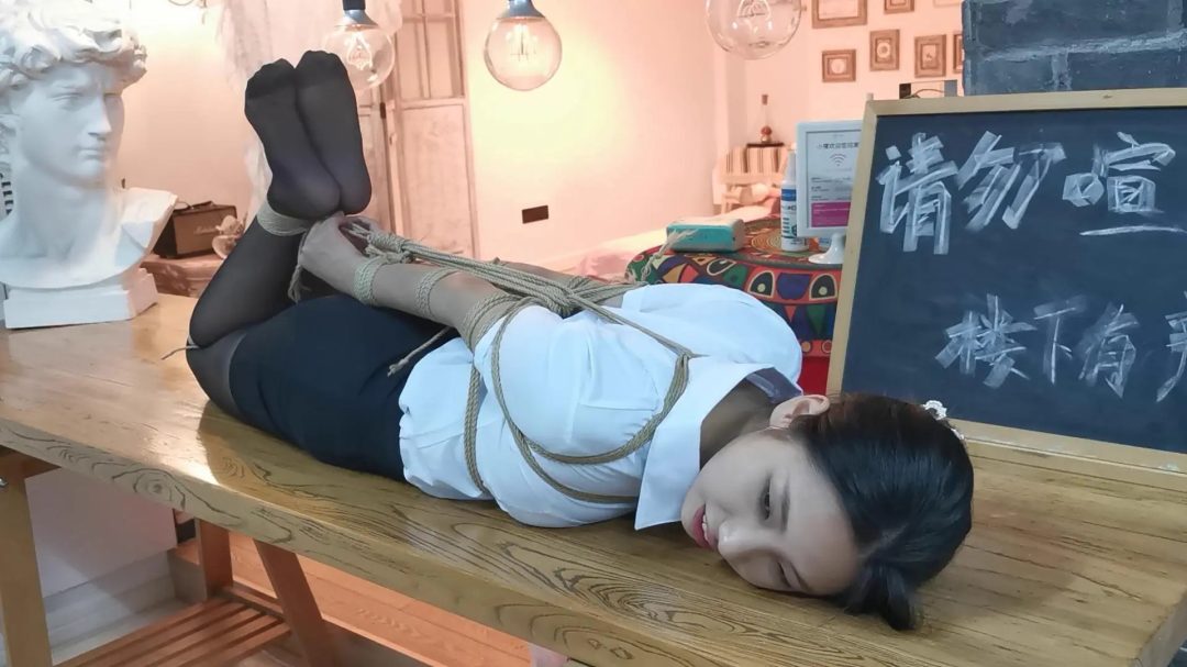 奥特曼定拍：OL职业装小松直臂驷马放置挣脱-4