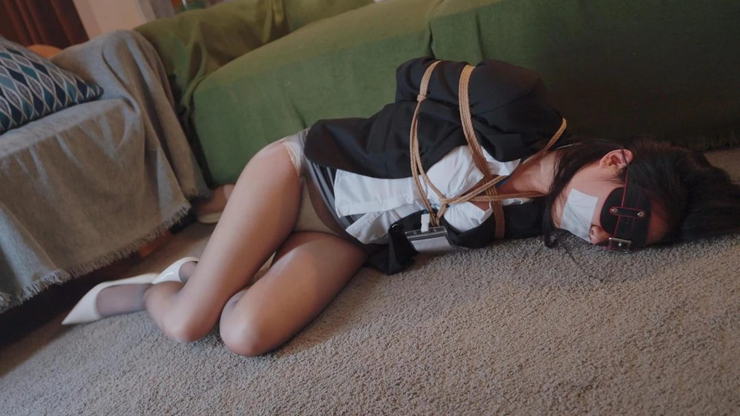 悠米定拍：美女收集者2（身陷囹圄的女记者）-4