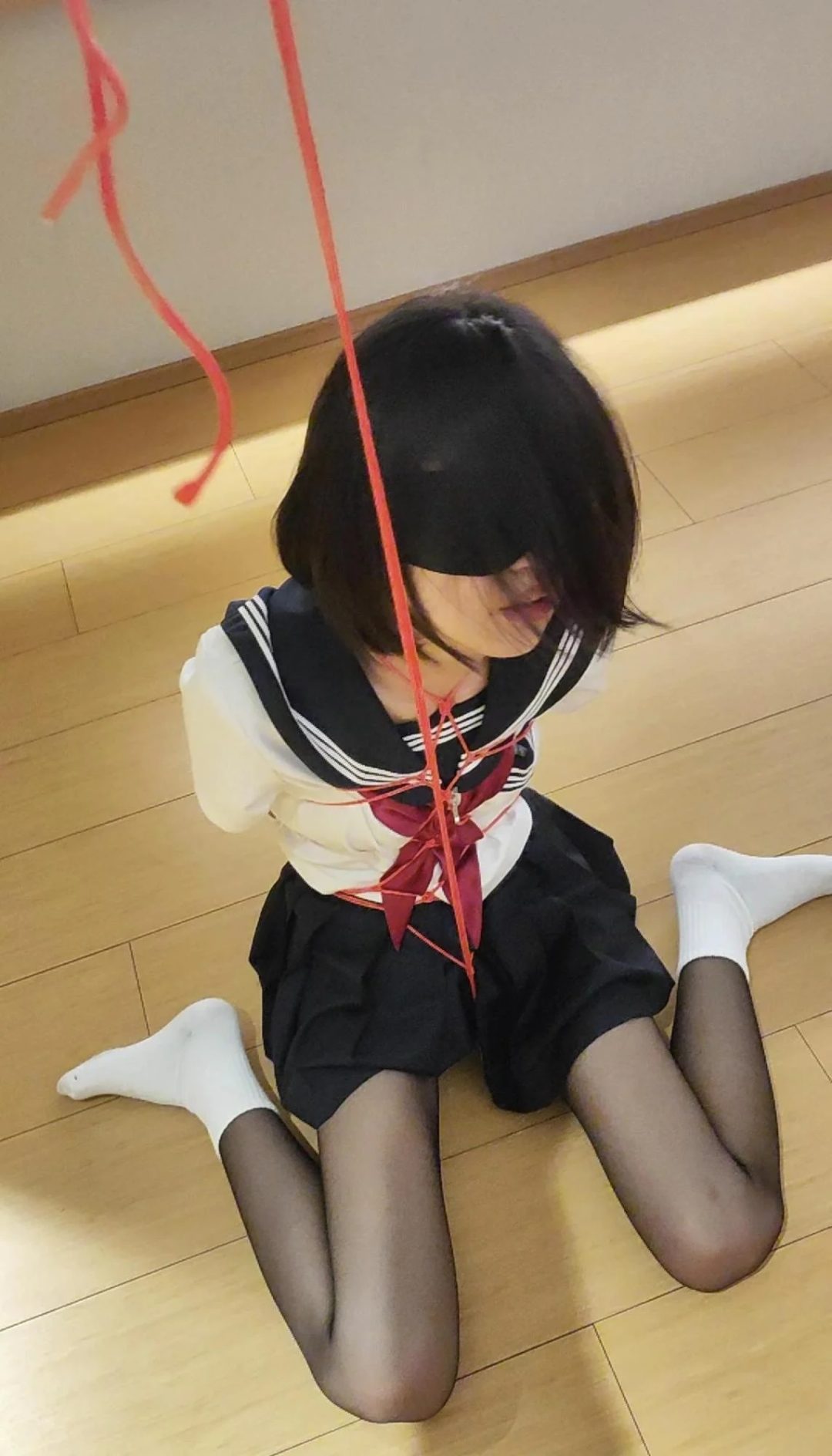 霄酱 JK+黑丝+白袜，水手服+白丝+小皮鞋，毛绒裙+小皮鞋+堆堆袜+光腿神器，白裤袜+短裤+白色T恤-7