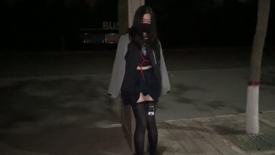 黑丝JK水手服伪娘，龟甲缚后手体验户外伪街郊狼电击-3