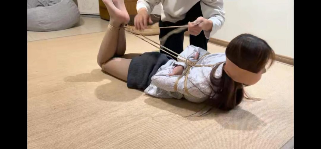 丝袜堵嘴 下(超紧)-3