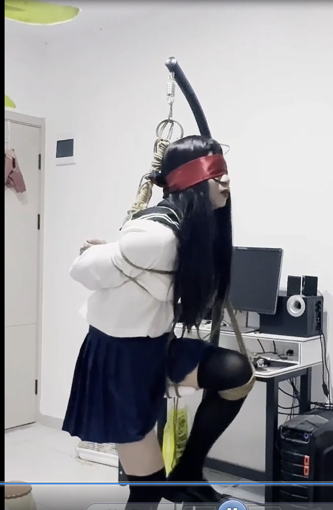 JK过膝袜妹妹的吊缚调教-2