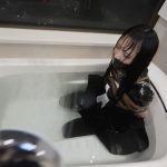 【水責め 拘束】