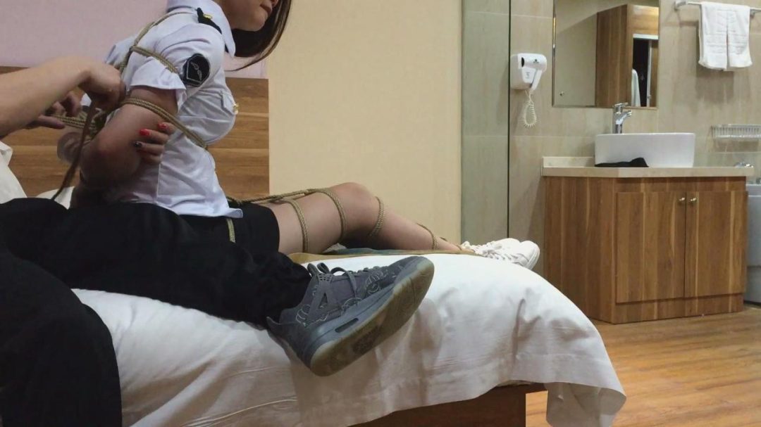 小福第一次见面 制服捆绑玩耍 嘿嘿-6