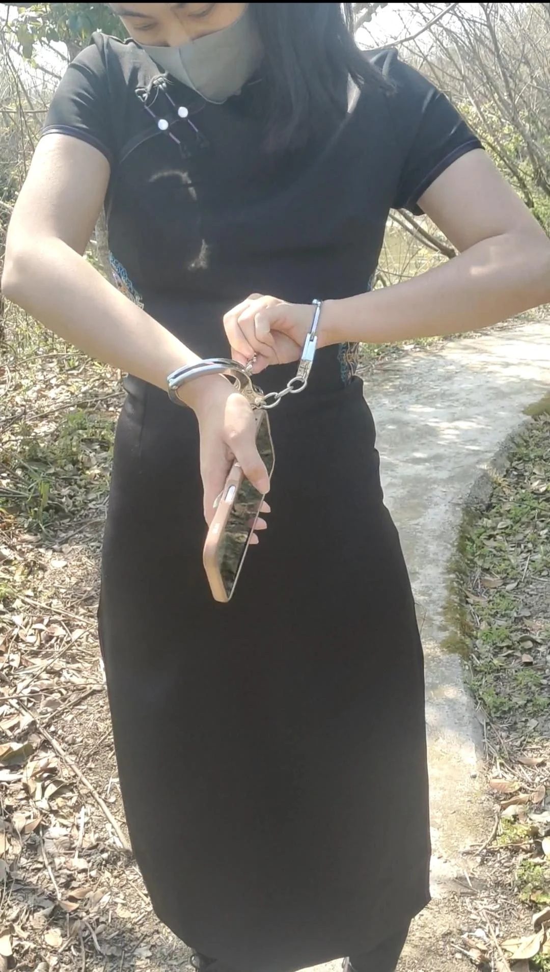 旗袍女被室内紧缚+户外第九章-3