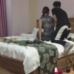 小福酒店摔跤 哈哈 那时候挺单纯 跟人家玩这个