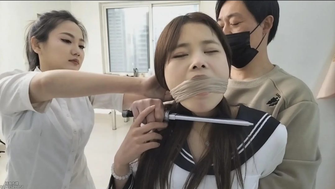 双人作,双女遭遇j匪捆绑紧缚原味丝袜堵嘴挣扎逃脱-3 双人作,双女遭遇j匪捆绑紧缚原味丝袜堵嘴挣扎逃脱-3
