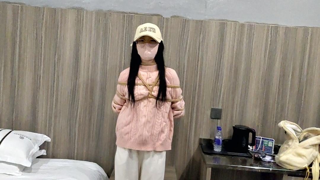 约绑新模高颜值的女护士 五花大绑 罚跪 手铐 单手套-7