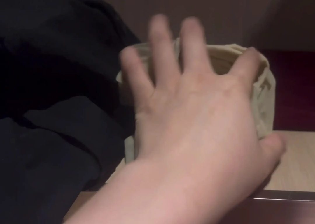 佳怡酒店自拍原味丝袜堵嘴,晚上偷拿姐妹穿了几天的丝袜堵嘴-5 佳怡酒店自拍原味丝袜堵嘴,晚上偷拿姐妹穿了几天的丝袜堵嘴-5