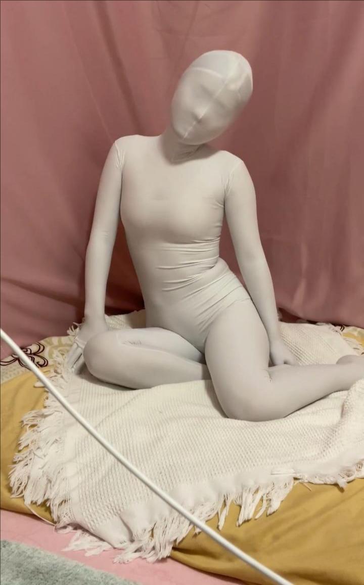 穿着全包紧身衣ZENTAI直播是什么样的体验2-1