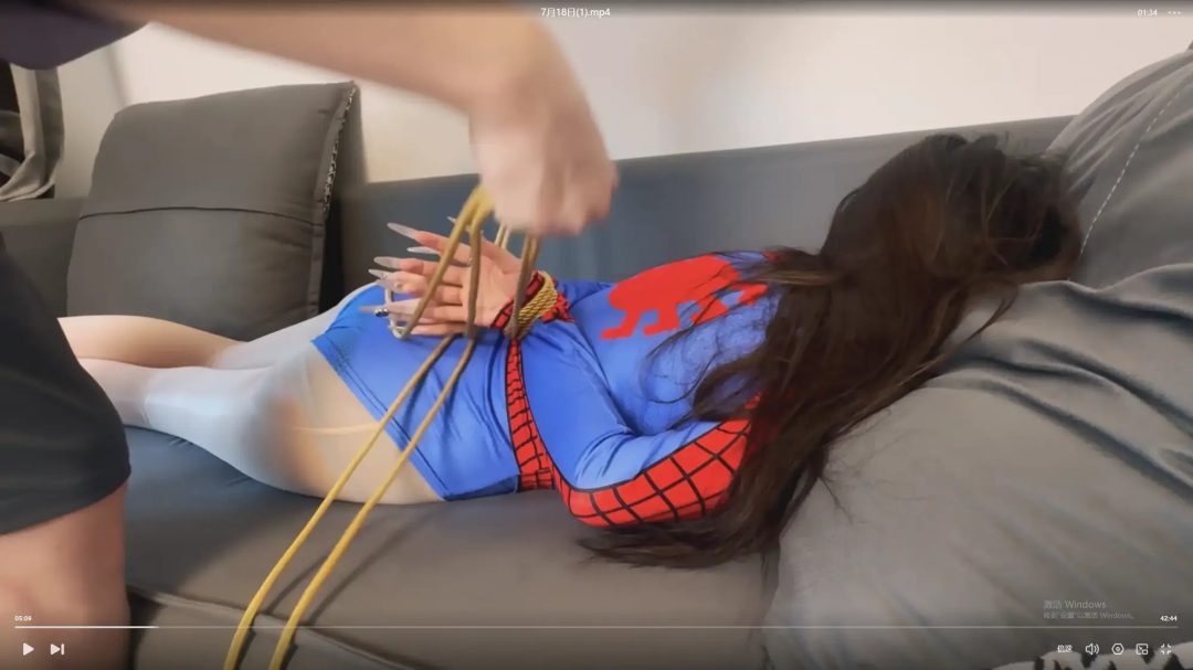 美女coser被入室捆绑(上)-蜘蛛侠c服被入室捂晕捆绑+丝袜捆绑+白丝脚+被丝袜全包+附全包全过程+丝袜堵嘴+全包放置挣扎等等-5 美女coser被入室捆绑(上)-蜘蛛侠c服被入室捂晕捆绑+丝袜捆绑+白丝脚+被丝袜全包+附全包全过程+丝袜堵嘴+全包放置挣扎等等-5