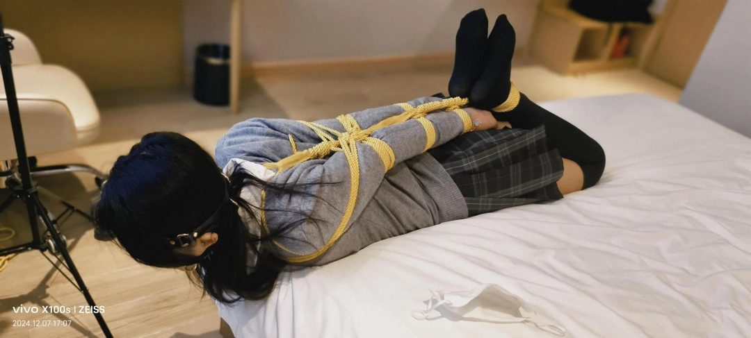 兔兔直臂捆绑-3