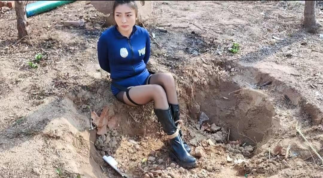 女特工被擒记-10