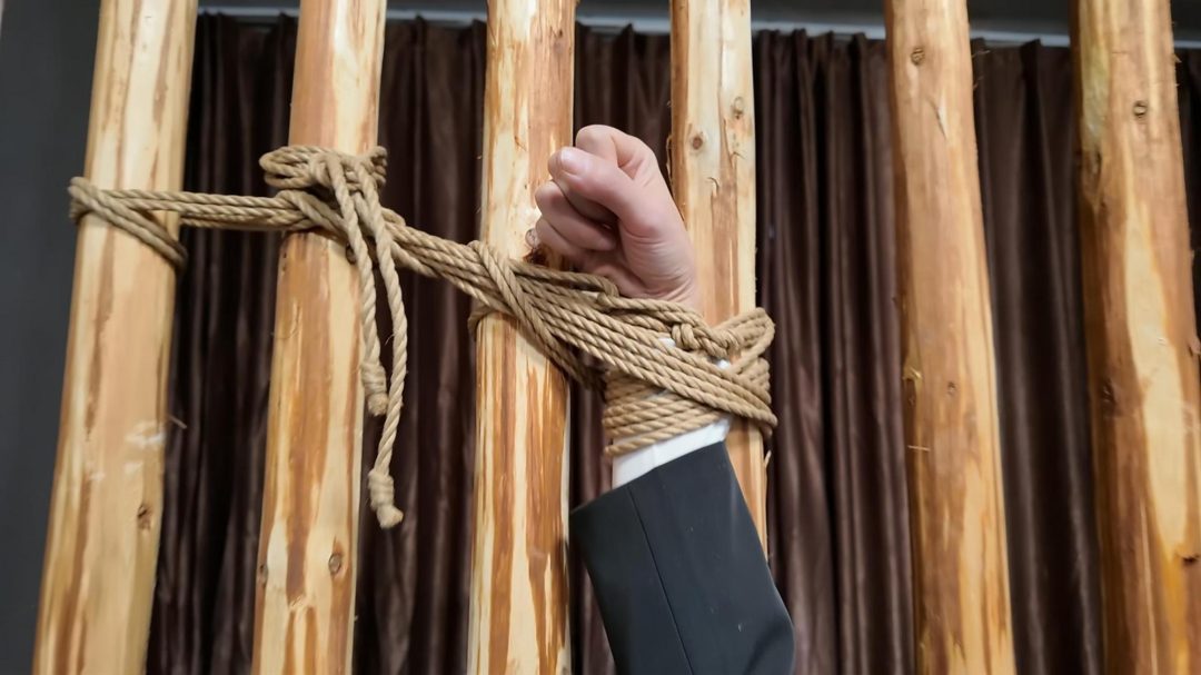 佳佳受刑下 职业装 鞭打-5